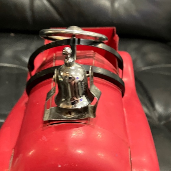 The Chief Fire Dept. Decorative vintage style fire truck - Picture 16 of 16